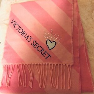 VICTORIA’S SECRET Signature Stripe Long Scarf
